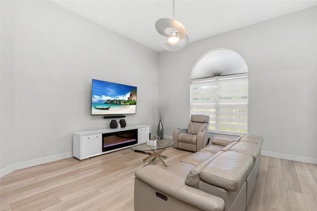 Image 24 of property listing at 7685 NW 71st Terrace, Parkland, FL 33067