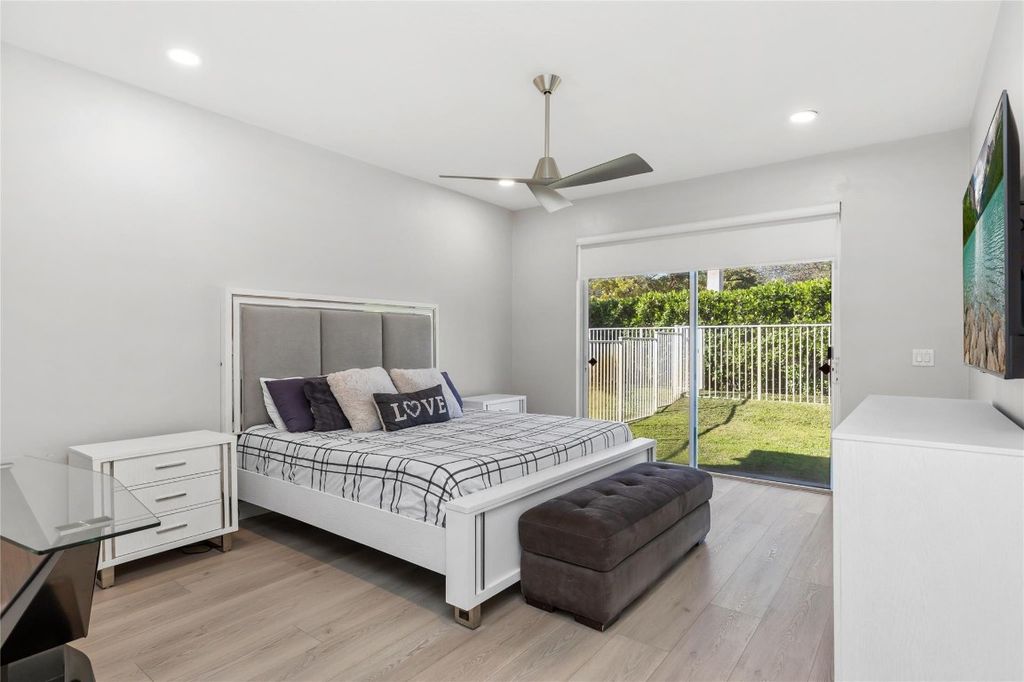 Image 26 of property listing at 7685 NW 71st Terrace, Parkland, FL 33067