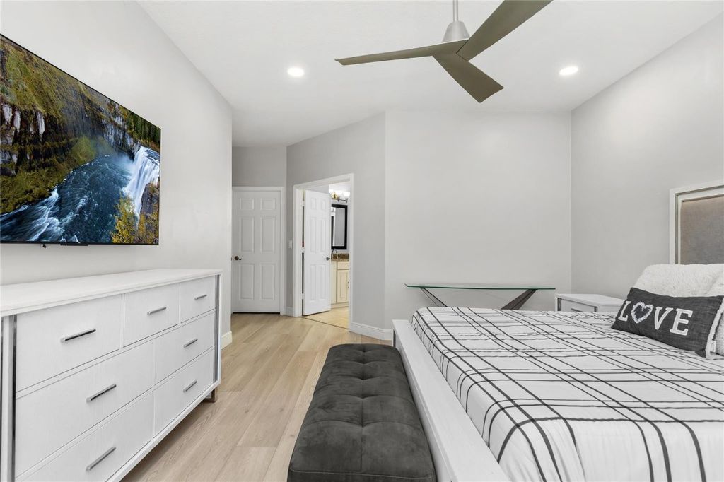 Image 27 of property listing at 7685 NW 71st Terrace, Parkland, FL 33067