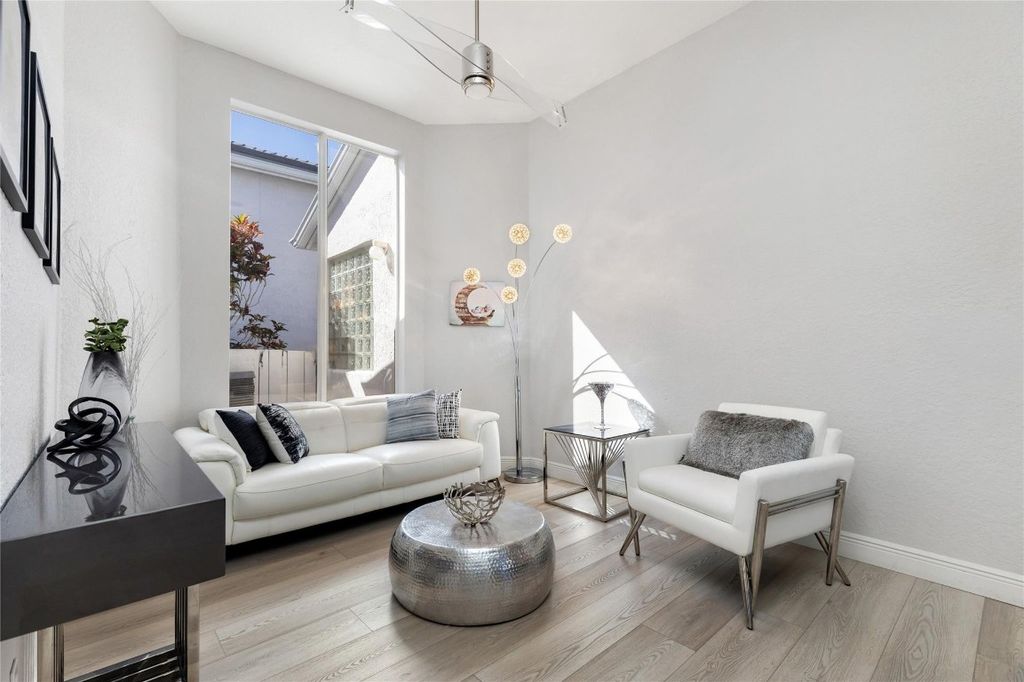 Image 3 of property listing at 7685 NW 71st Terrace, Parkland, FL 33067