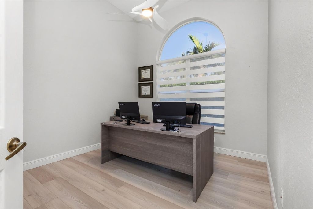 Image 31 of property listing at 7685 NW 71st Terrace, Parkland, FL 33067