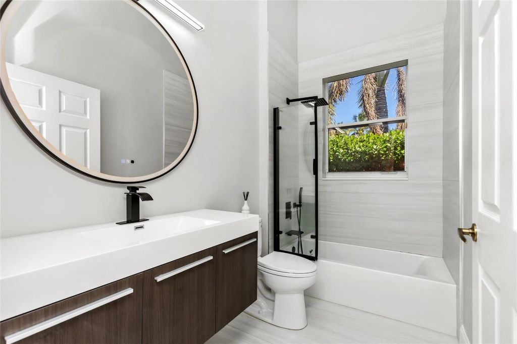 Image 33 of property listing at 7685 NW 71st Terrace, Parkland, FL 33067