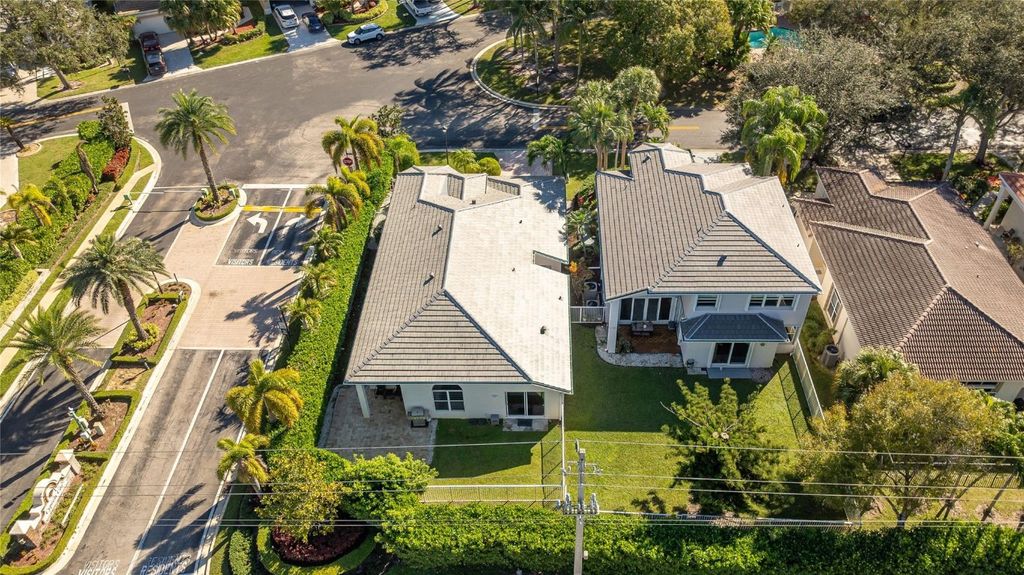 Image 43 of property listing at 7685 NW 71st Terrace, Parkland, FL 33067