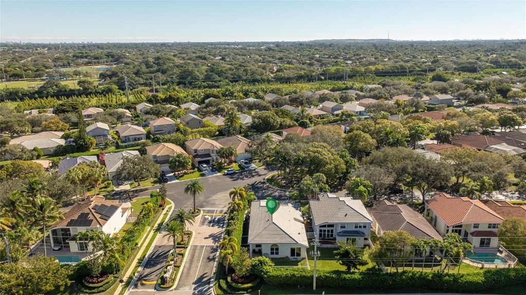 Image 45 of property listing at 7685 NW 71st Terrace, Parkland, FL 33067