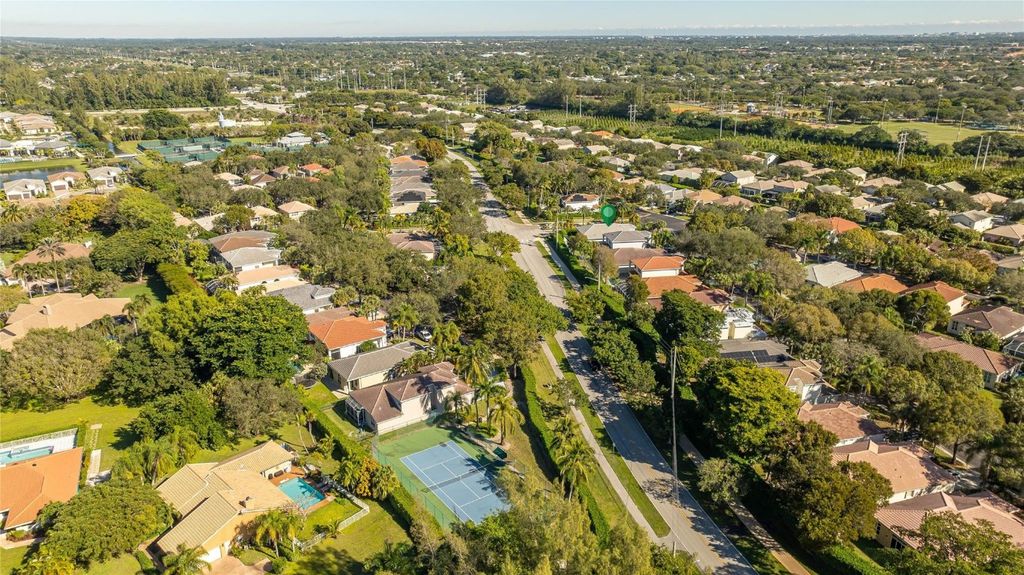 Image 50 of property listing at 7685 NW 71st Terrace, Parkland, FL 33067