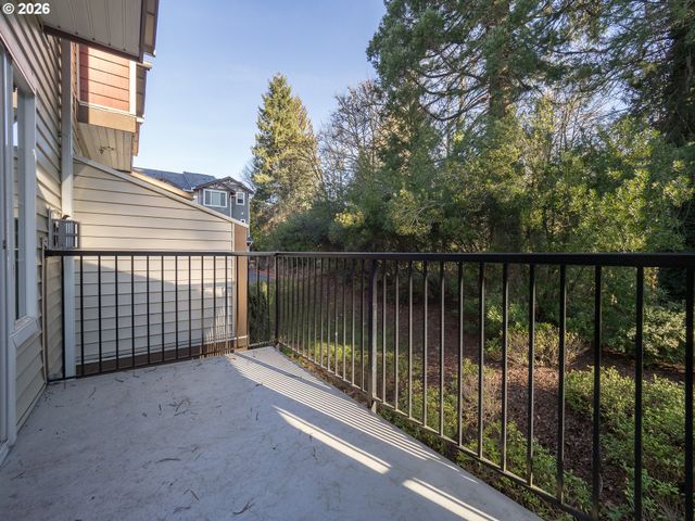 300 Nw 116TH Ave 104, Portland, OR 97229