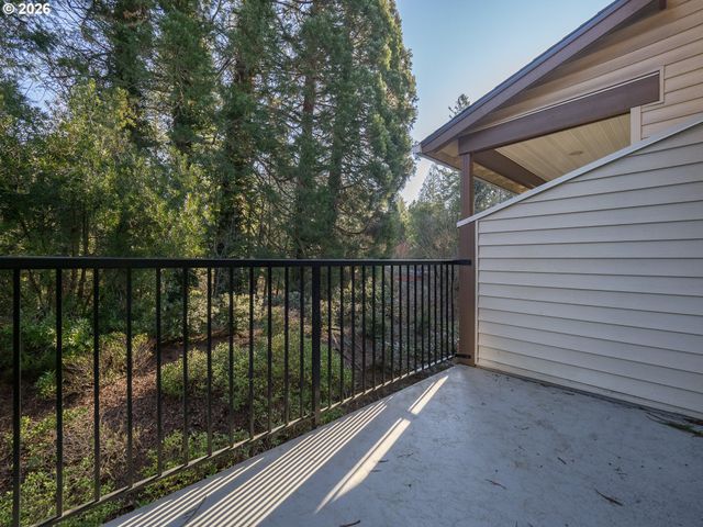 300 Nw 116TH Ave 104, Portland, OR 97229