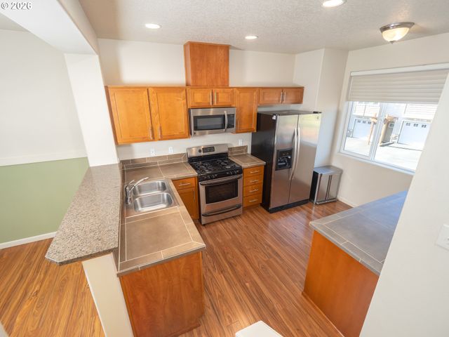 300 Nw 116TH Ave 104, Portland, OR 97229