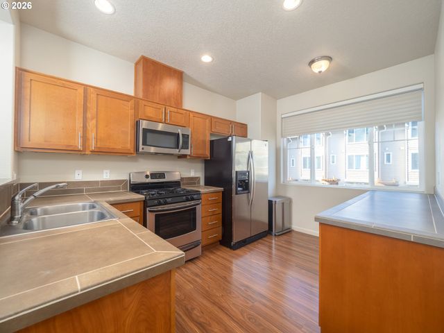 300 Nw 116TH Ave 104, Portland, OR 97229