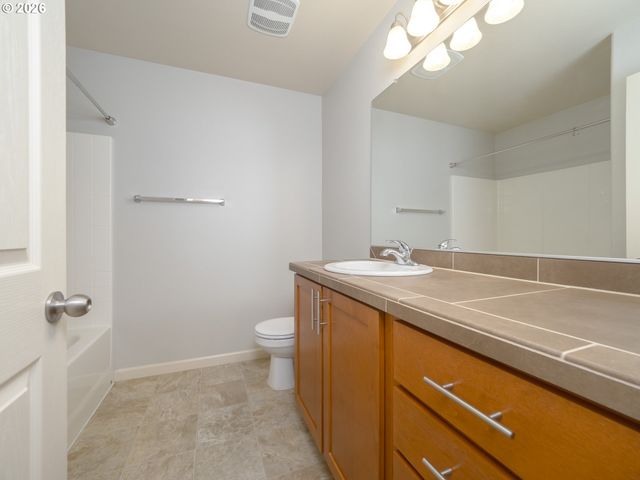 300 Nw 116TH Ave 104, Portland, OR 97229