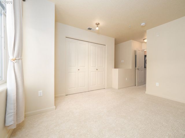 300 Nw 116TH Ave 104, Portland, OR 97229