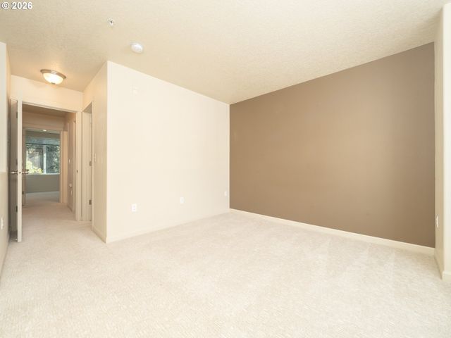 300 Nw 116TH Ave 104, Portland, OR 97229