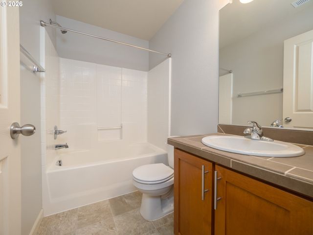 300 Nw 116TH Ave 104, Portland, OR 97229