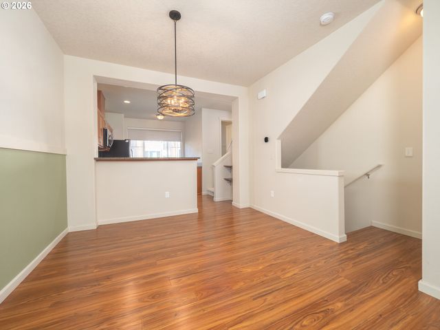 300 Nw 116TH Ave 104, Portland, OR 97229