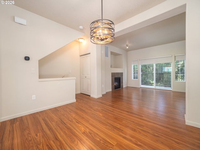 300 Nw 116TH Ave 104, Portland, OR 97229