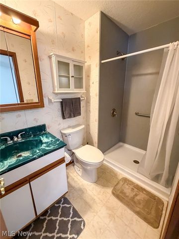 8208 Maramont Drive, Youngstown, OH 44512