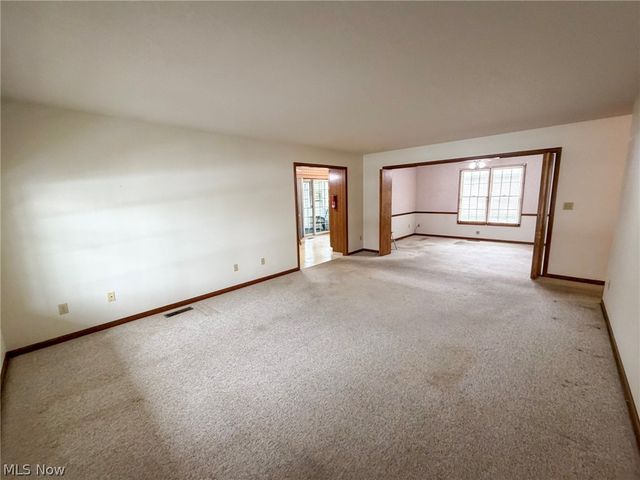 8208 Maramont Drive, Youngstown, OH 44512