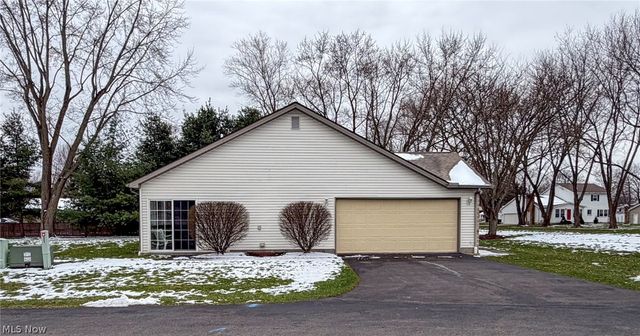 8208 Maramont Drive, Youngstown, OH 44512