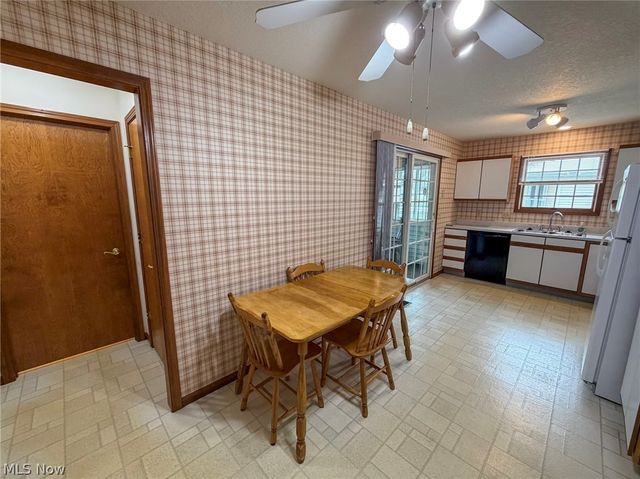 8208 Maramont Drive, Youngstown, OH 44512