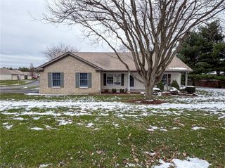 8208 Maramont Drive, Youngstown, OH 44512