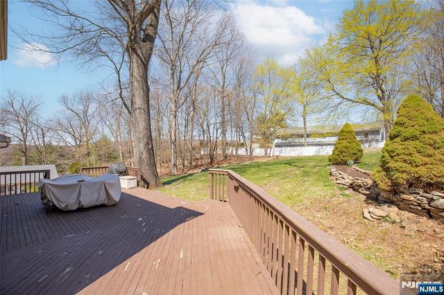163 Hiawatha Boulevard, Oakland, NJ 07436