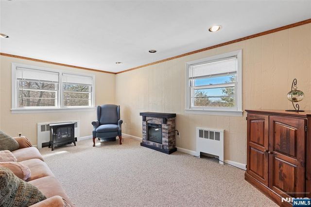 163 Hiawatha Boulevard, Oakland, NJ 07436