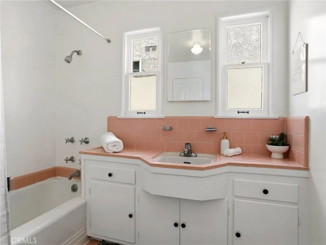 521 Bethany Road, Burbank, CA 91504