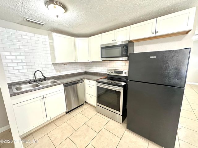 9071 3RD Avenue, Jacksonville, FL 32208