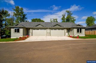 253/ 255 NW Douglas St, Dallas, OR 97338