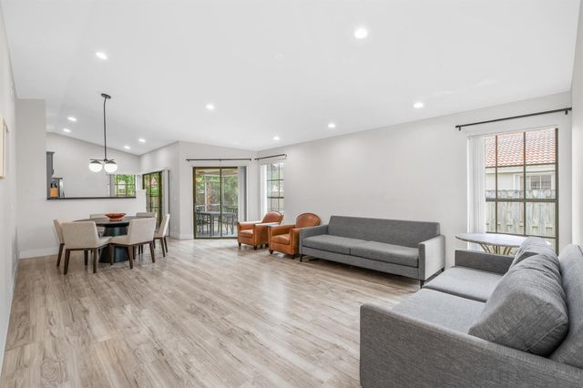 1763 Harborside Circle, Wellington, FL 33414