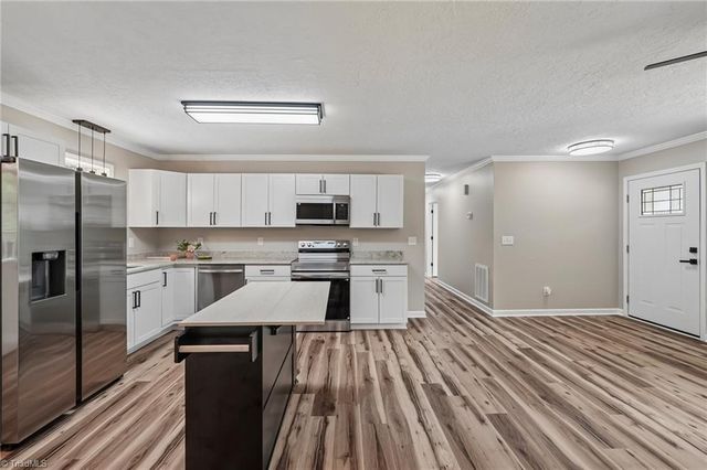 425 Mr Henry Road, Mocksville, NC 27028