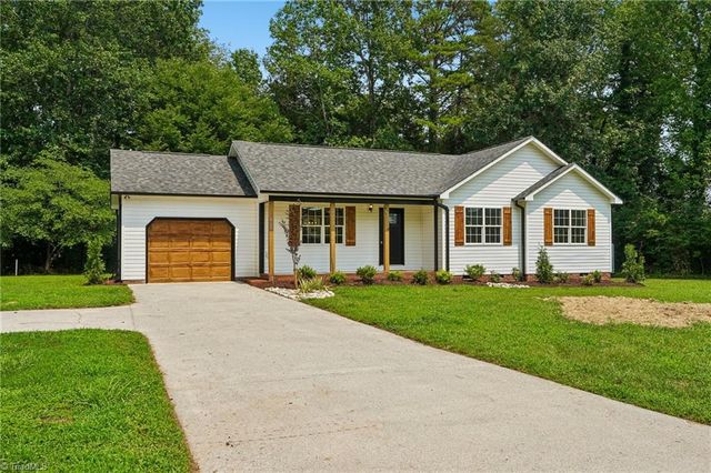 425 Mr Henry Road, Mocksville, NC 27028
