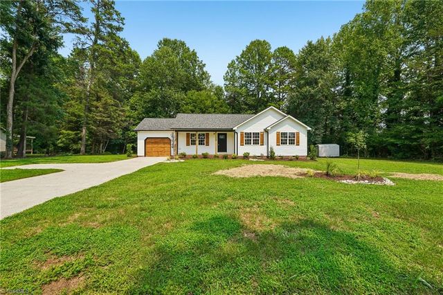 425 Mr Henry Road, Mocksville, NC 27028