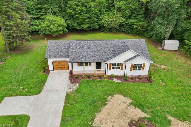 425 Mr Henry Road, Mocksville, NC 27028