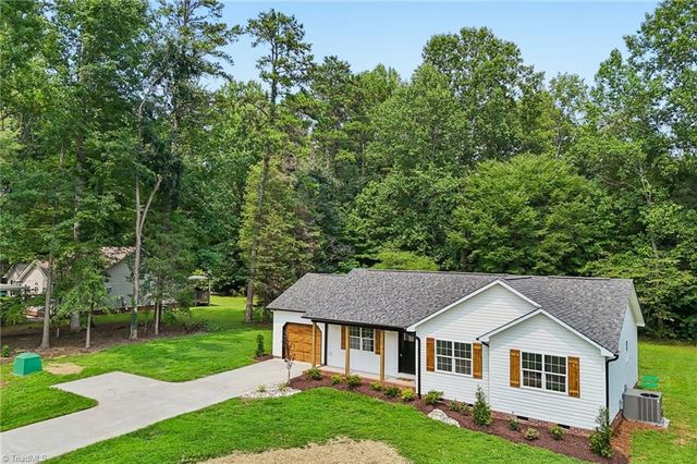 425 Mr Henry Road, Mocksville, NC 27028