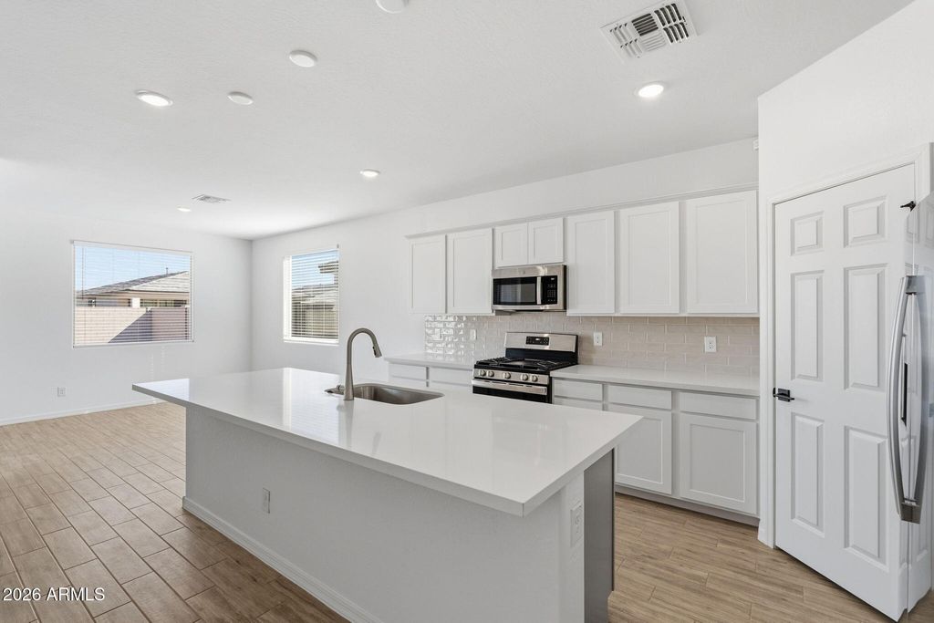 Image 11 of property listing at 5528 W MCNEIL Street, Laveen, AZ 85339