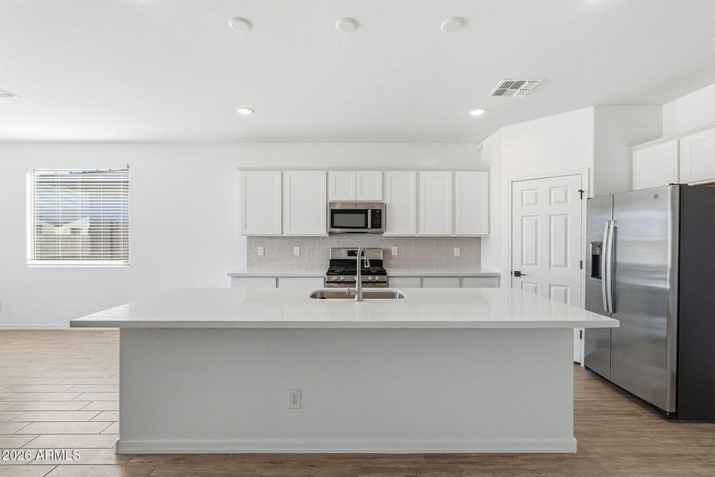 Image 12 of property listing at 5528 W MCNEIL Street, Laveen, AZ 85339