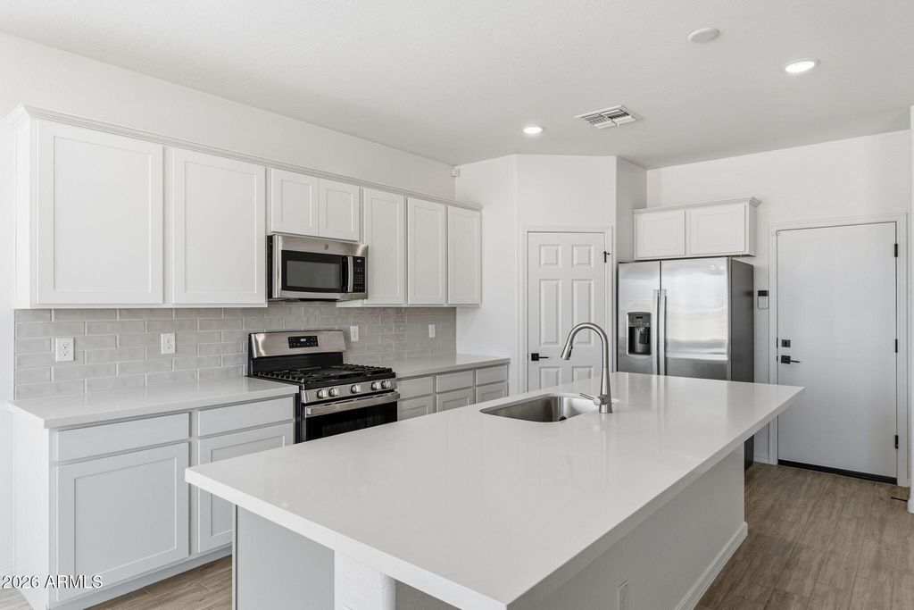 Image 13 of property listing at 5528 W MCNEIL Street, Laveen, AZ 85339