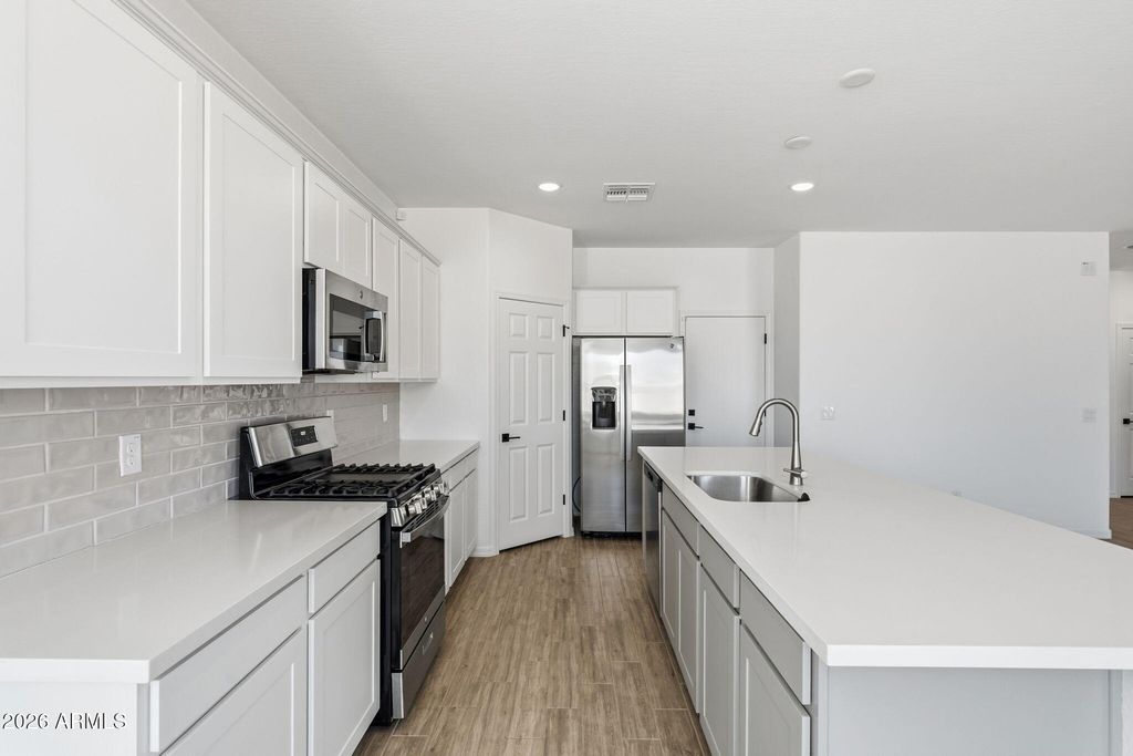 Image 14 of property listing at 5528 W MCNEIL Street, Laveen, AZ 85339