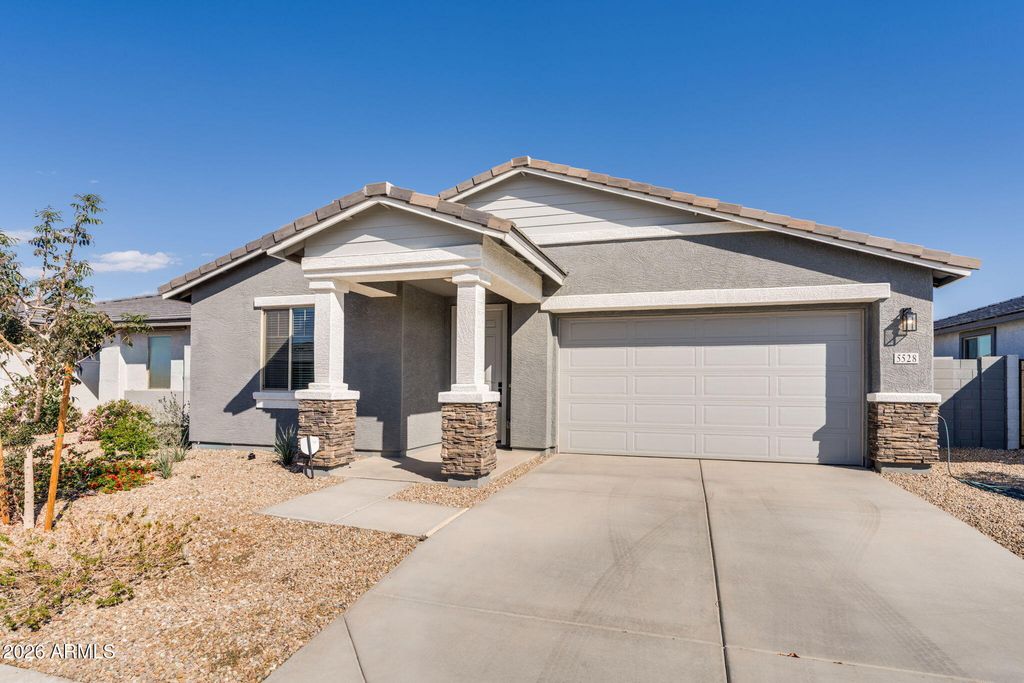 Image 2 of property listing at 5528 W MCNEIL Street, Laveen, AZ 85339