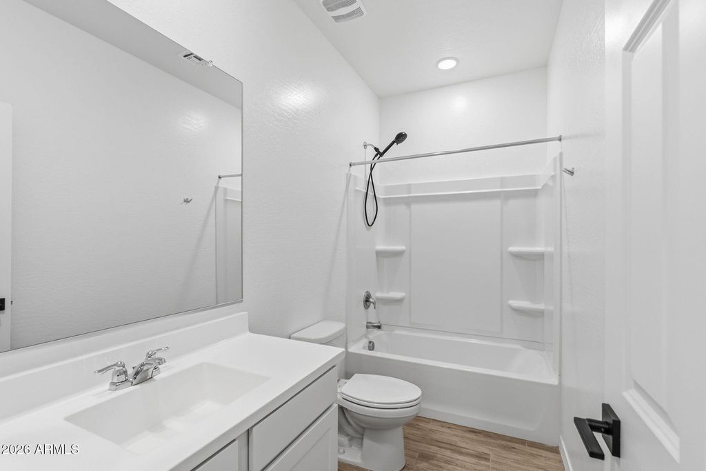 Image 32 of property listing at 5528 W MCNEIL Street, Laveen, AZ 85339