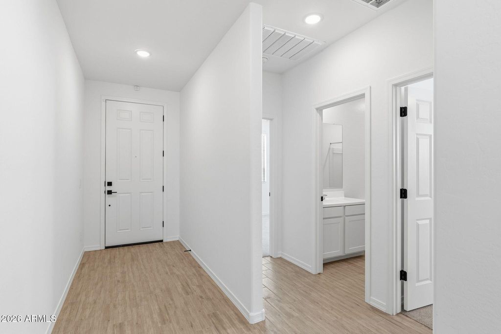 Image 6 of property listing at 5528 W MCNEIL Street, Laveen, AZ 85339