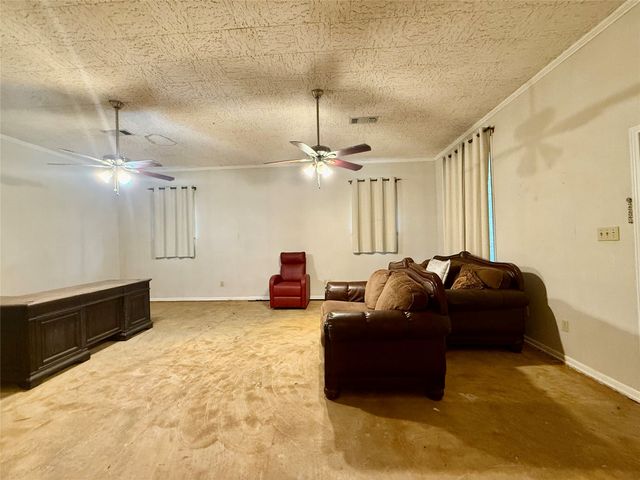 6676 Kinloch Street, Winnsboro, LA 71275