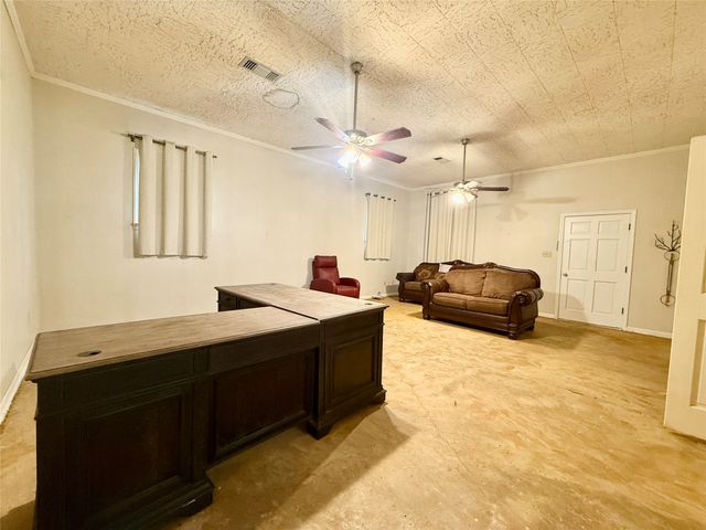 6676 Kinloch Street, Winnsboro, LA 71275