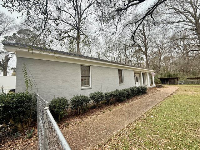 6676 Kinloch Street, Winnsboro, LA 71275