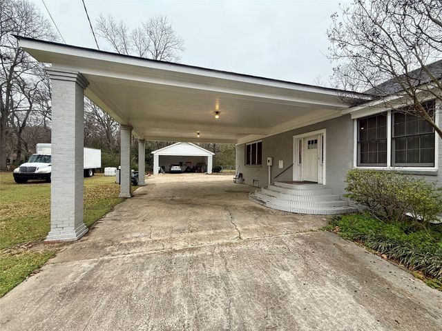 6676 Kinloch Street, Winnsboro, LA 71275