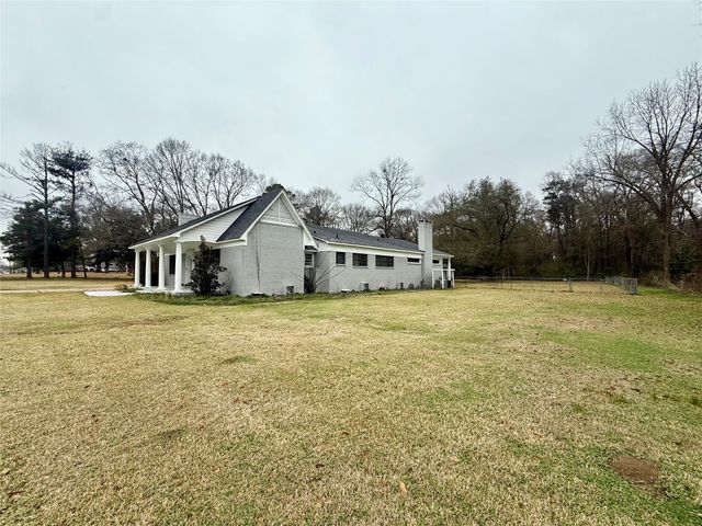 6676 Kinloch Street, Winnsboro, LA 71275