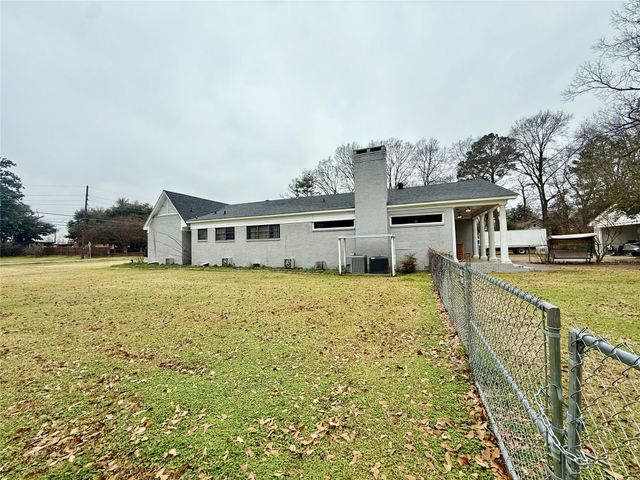 6676 Kinloch Street, Winnsboro, LA 71275