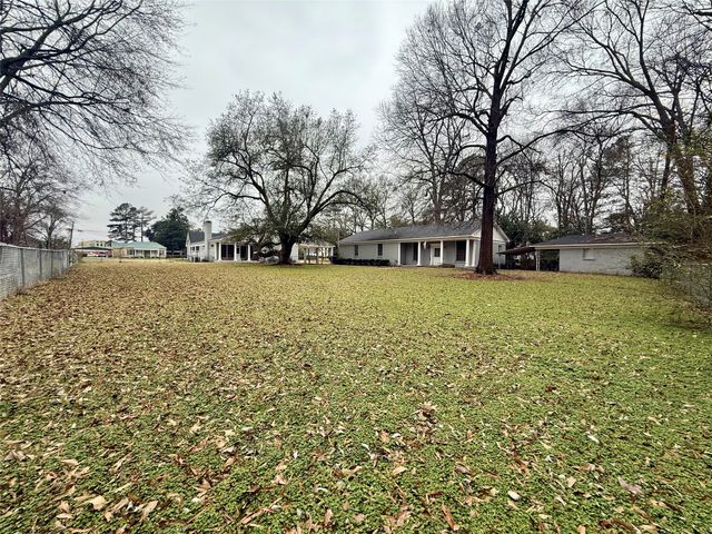 6676 Kinloch Street, Winnsboro, LA 71275