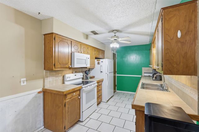 2701 Rolling Hills Drive, Sherman, TX 75092